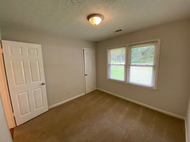 Building Photo - Charming Well Maintained Ranch on Quiet Cul-de-Sac – 3BR/2BA Near Downtown Decatur