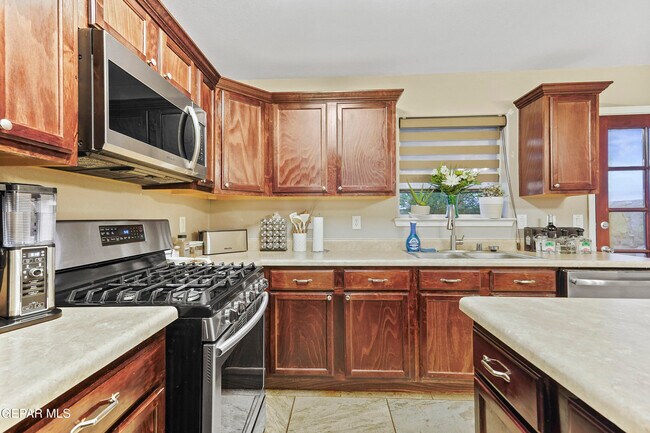 Building Photo - 2404 Escape Point St