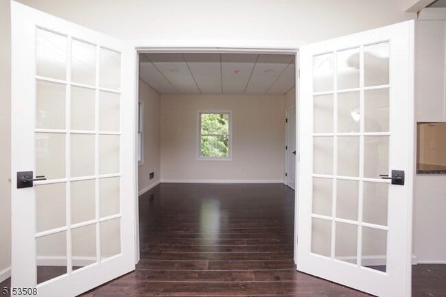 Building Photo - 15 Church St