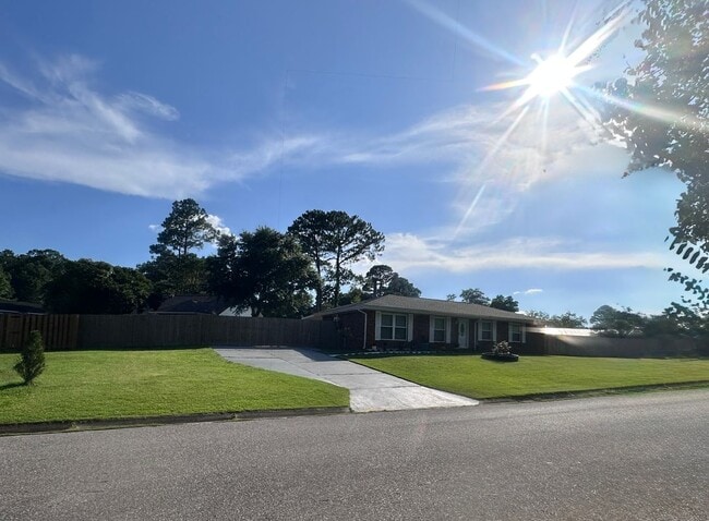 Building Photo - 8645 Kingfisher Ln
