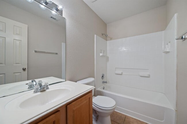 Building Photo - 20925 Texas Meadows Dr