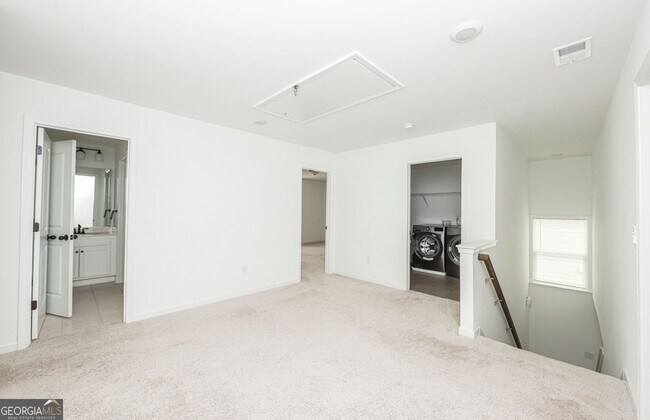 Building Photo - 5575 Coltman Dr