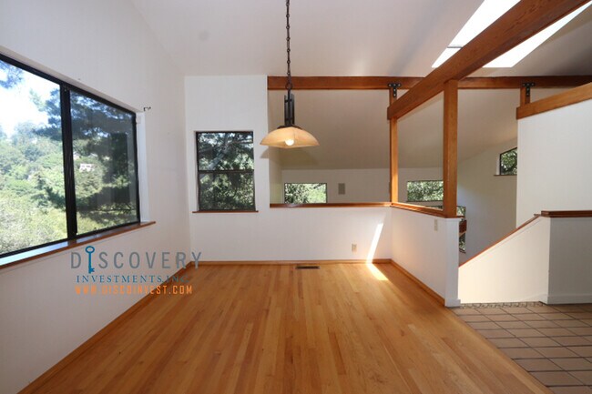 Building Photo - Montclair Four Bedroom Contemporary Late 20th Century Home
