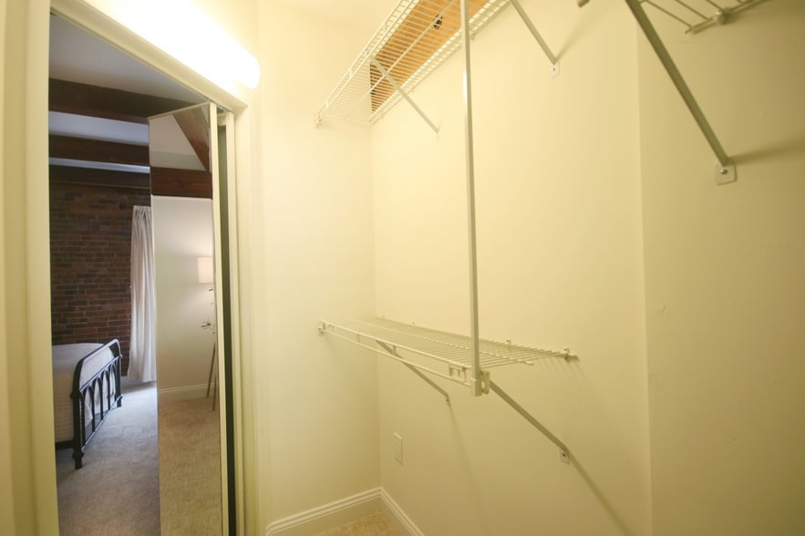 Bedroom / Closet - 99 Silver St