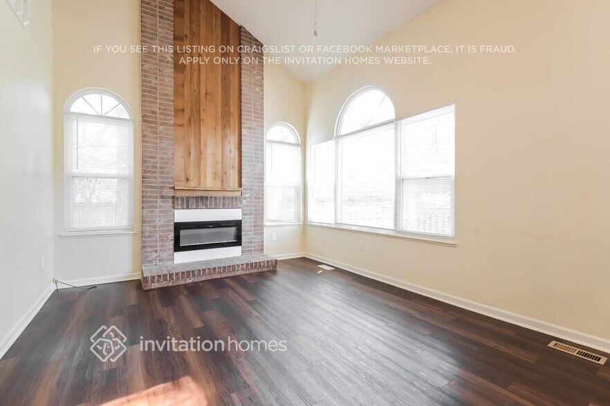 Building Photo - 12438 W 84th Dr