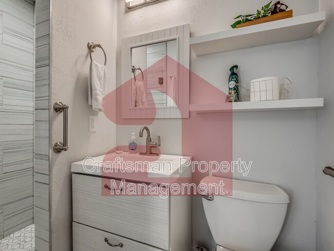 Building Photo - 2024 NW 45th St