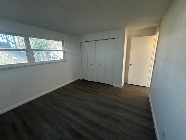 Building Photo - 23 SE 12th St