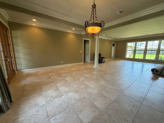 Building Photo - 1073 Waters Edge Cir