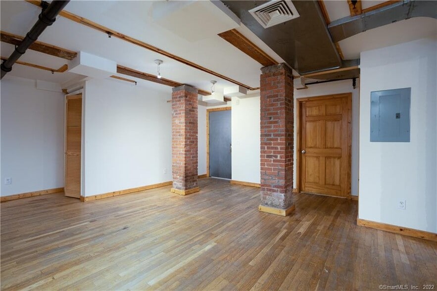 Building Photo - 325 Lafayette St