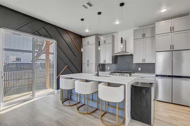 Building Photo - 4703 Louis Ave