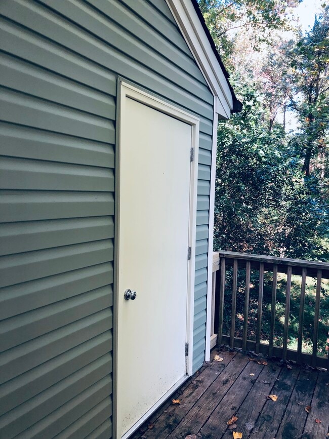 Building Photo - 516 Brent Rd