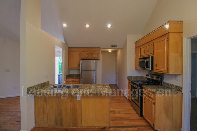 Building Photo - 1522 Theresa Dr
