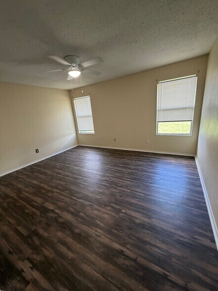 Building Photo - 8103 Zephyr Ct