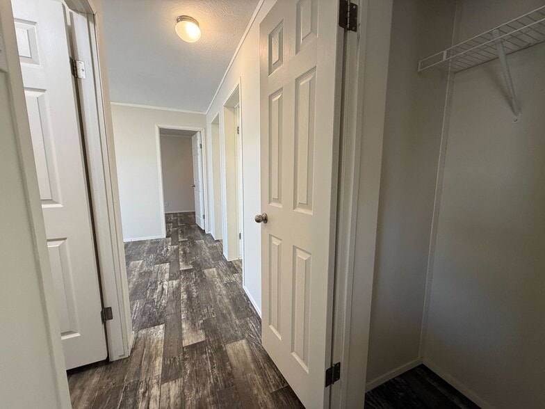 Building Photo - 11977 Springbrook Ct