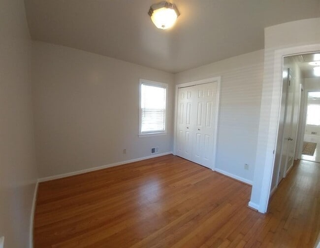 Building Photo - 1275 Pine Valley Ct