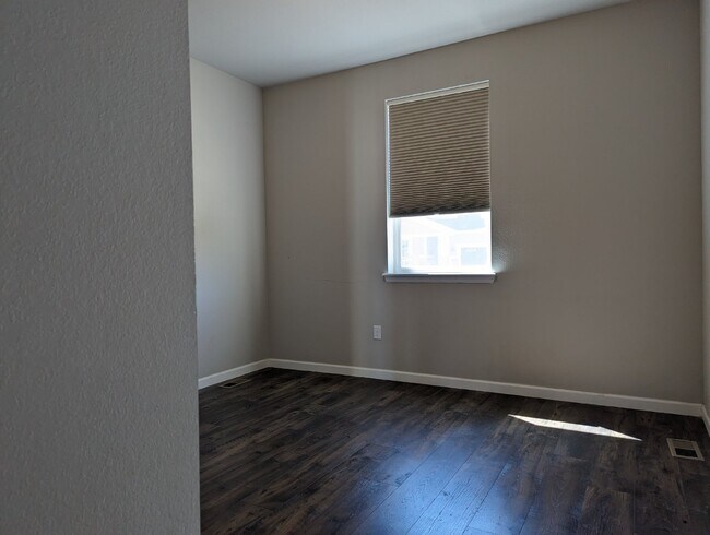 Building Photo - COMING SOON FIRST WEEK OF JUNE! Super SW Longmont location!