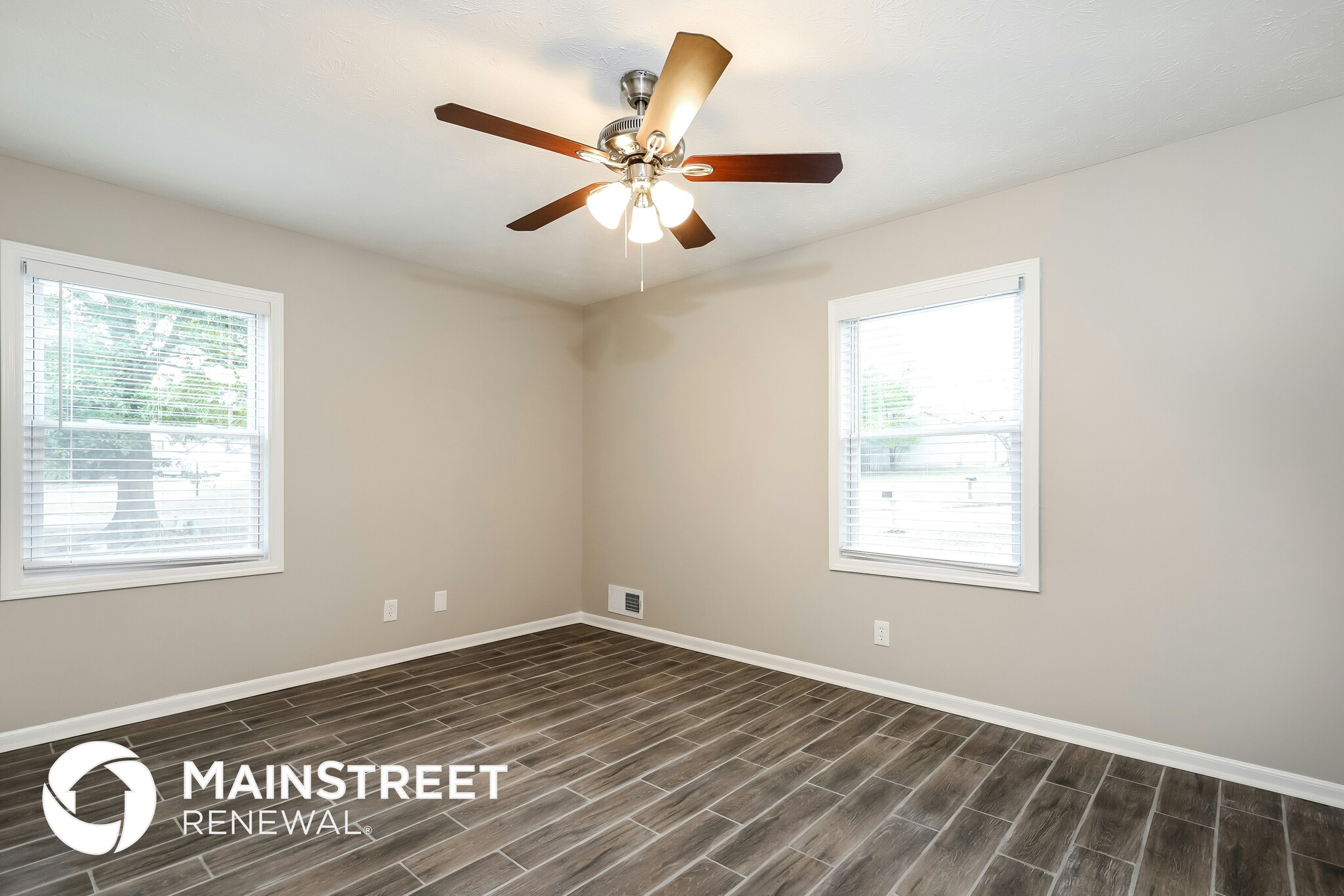 Building Photo - 219 Deerfield Dr