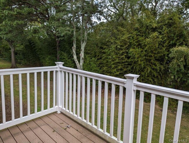 Building Photo - 11A Hemlock Dr