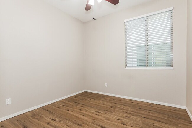 Building Photo - 3139 W Pollack St