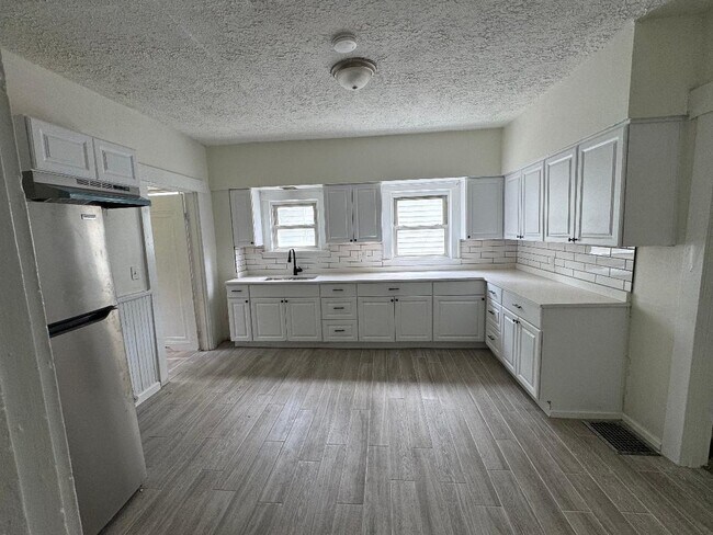 Building Photo - 1209 Grove St