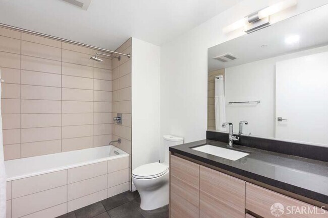 Building Photo - 708 Long Bridge St