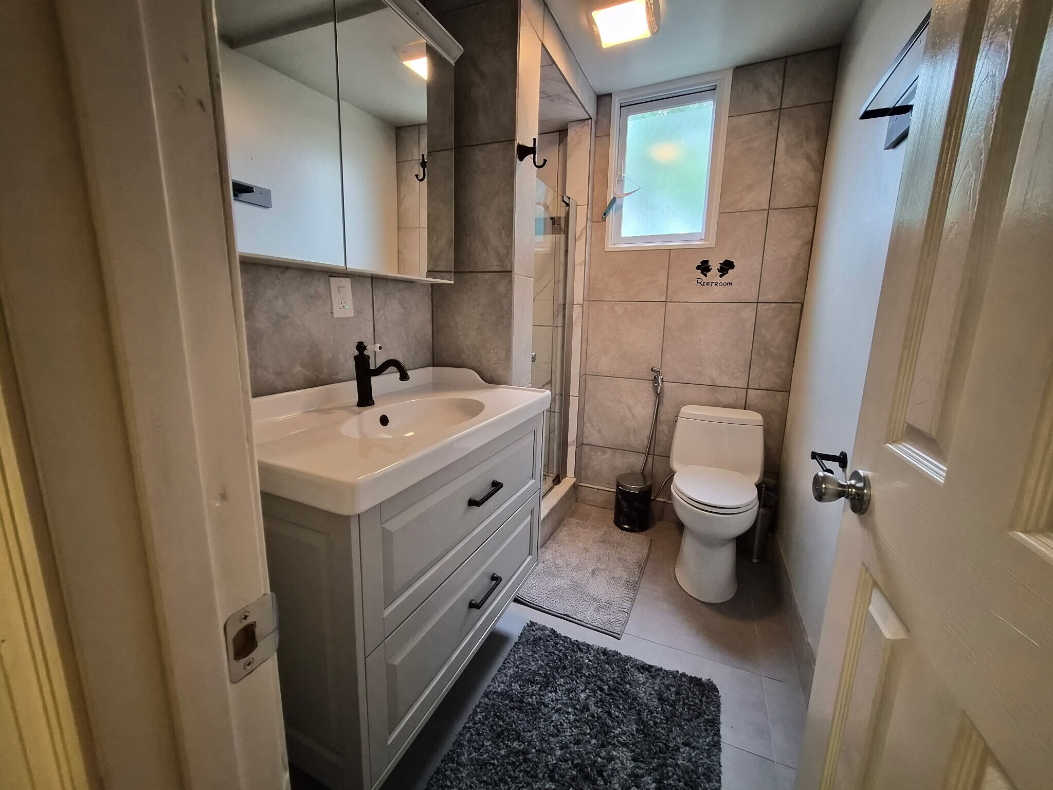 Bathroom - 1513 Truman Rd