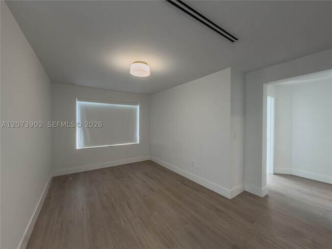 Building Photo - 5297 SW 183rd Ave