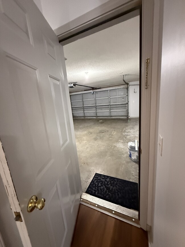 Building Photo - 1008 Old Oatland Island Rd