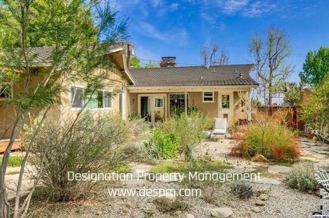 Building Photo - 4385 El Prieto Rd