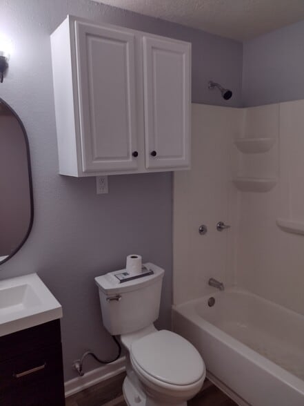 bath - 3010 Ohio Ave