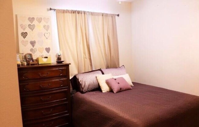 Building Photo - Gorgeous Bellevue Property with 3 bedrooms Coming Soon!!!!!