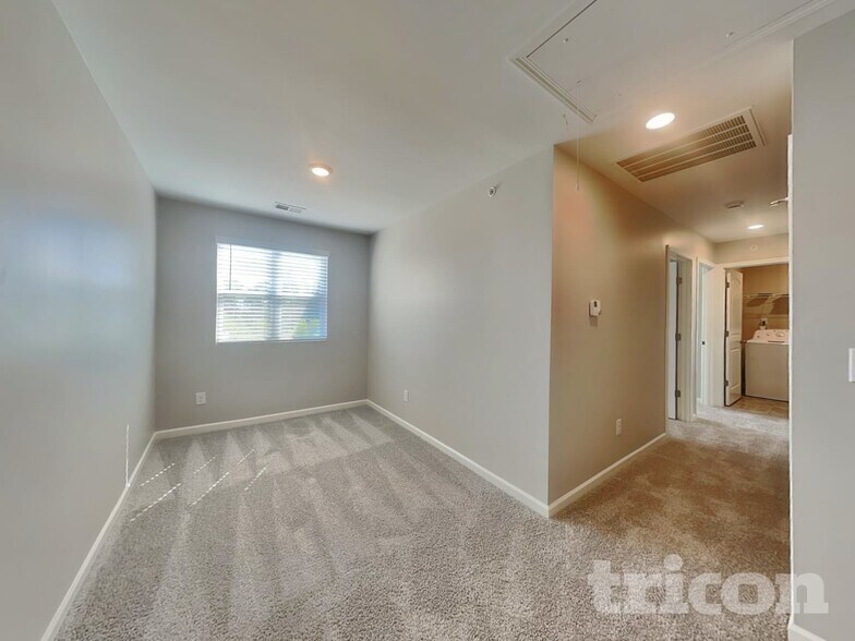 Building Photo - 9216 War Eagles Way