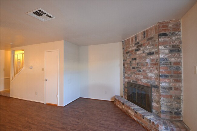 Building Photo - 9200 W Bellfort Ave