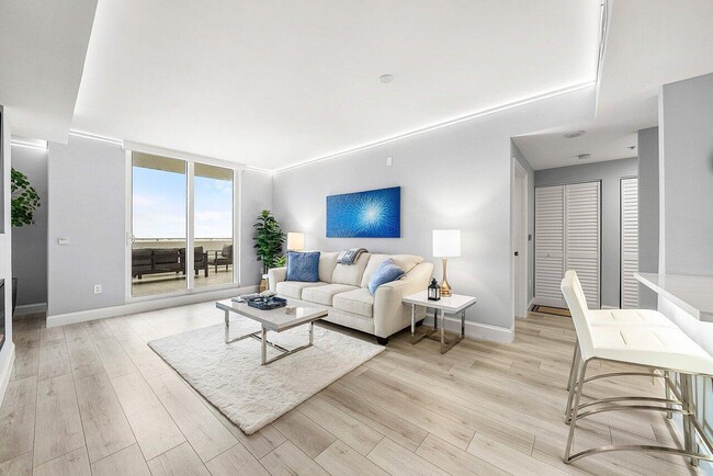 Building Photo - 255 Evernia St