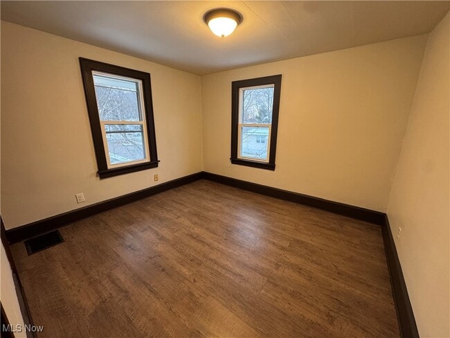 Building Photo - 767 Roscoe Ave