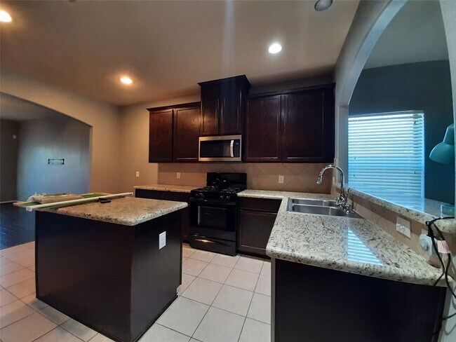 Building Photo - 23322 E Pine Ivy Ln