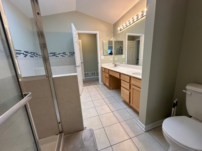 Building Photo - 13344 Forest Ridge Dr