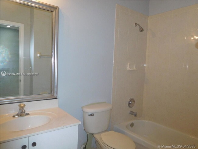 Building Photo - 650 NE 22nd Terrace