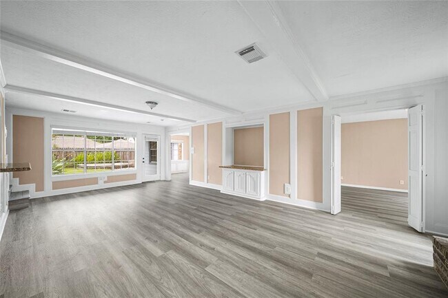 Building Photo - 206 Houghton Rd