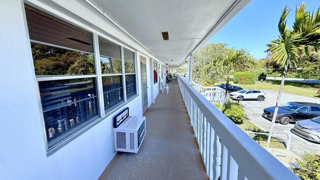 Building Photo - 181 Tilford I