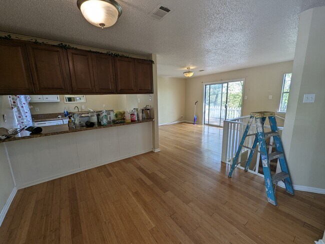 Building Photo - 304 Westfield Dr