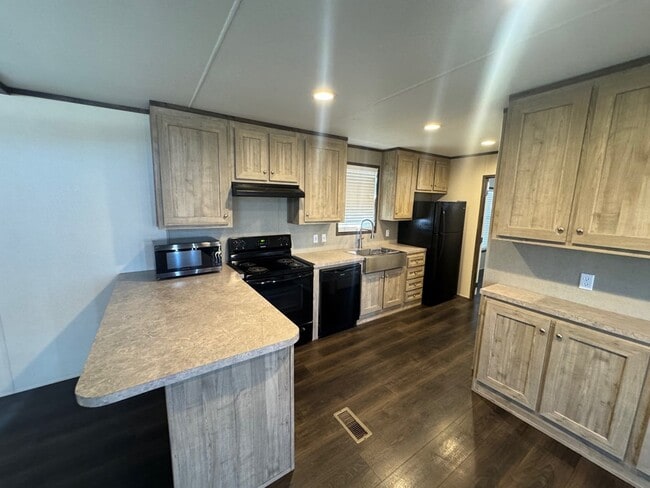 Building Photo - 7224 W 12th St