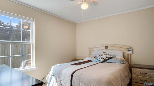 Building Photo - 207 Sandy Wood Ct