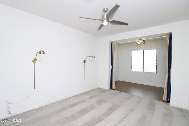 Building Photo - 2511 W Queen Creek Rd