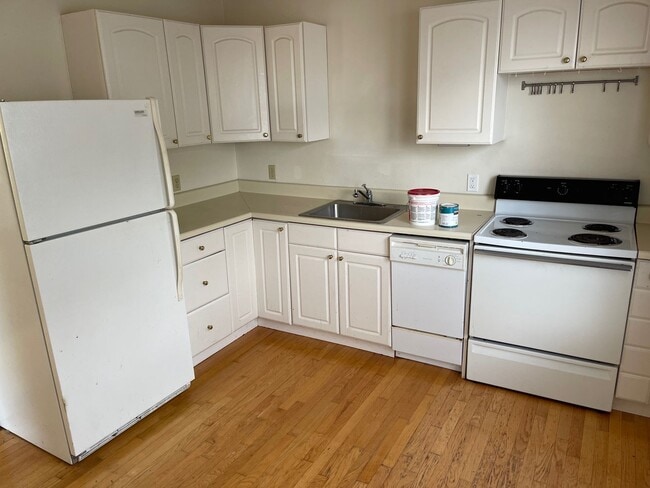 Building Photo - Nice Tacoma Duplex 2 Bed 1 Bath For Rent