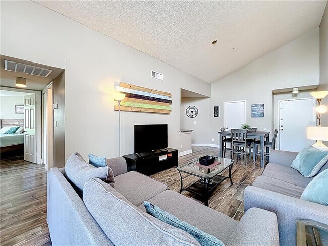 Building Photo - 3944 Atrium Dr