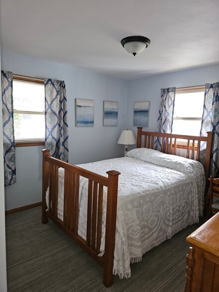 Building Photo - 918 12th St