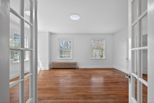 Building Photo - 1436 Acadia St