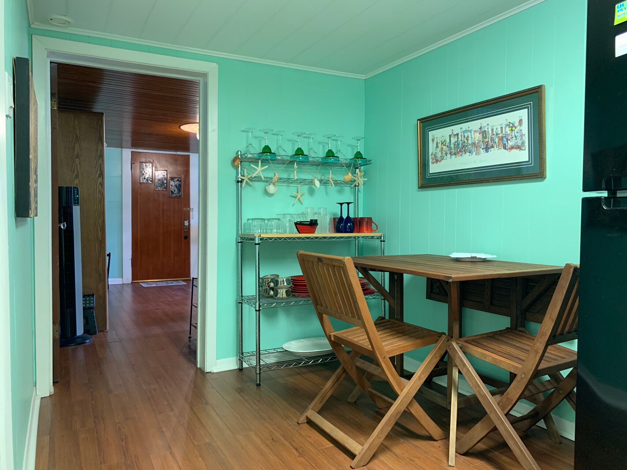Galveston Beach Bungalow for Rent. Fully Furnished. ALL BILLS INCLUDED IN RENT. Duplex. Dining nook in kitchen area. Lower unit, #B. - 4408 Avenue S 1/2