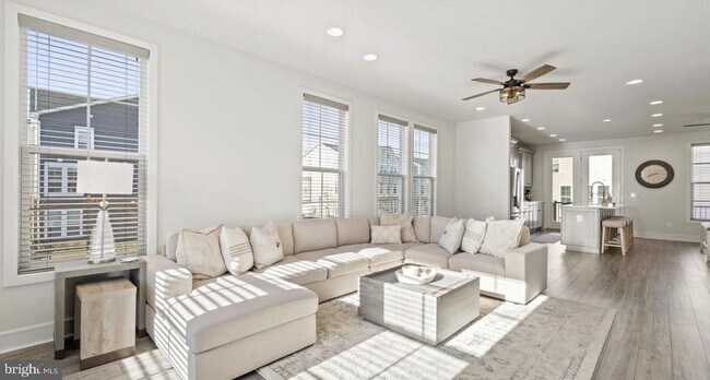 Building Photo - 14554 Alsace Ln